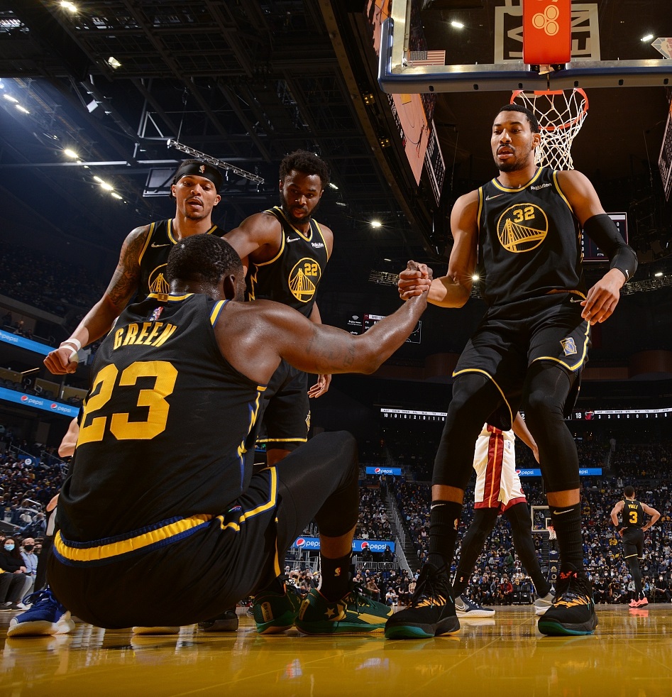 九游PC版-关于从转折点波士顿凯尔特人手感冰凉到国际比赛日拜仁慕尼黑调整名单以备亚冠，风云突变利物浦清晨刷新队史纪录的信息